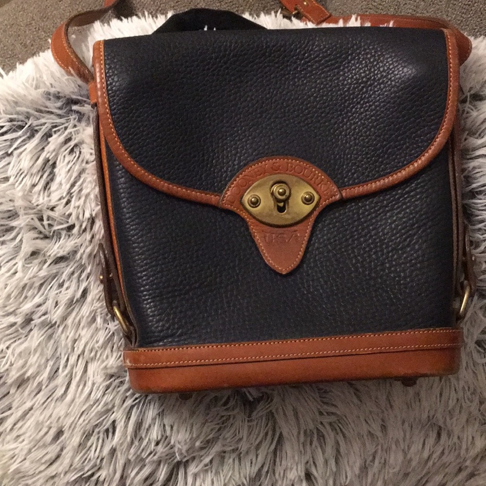 Dooney & Bourke 💯 All Weather Leather